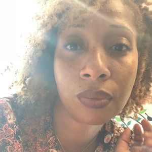 Meet your Posher, Kendra